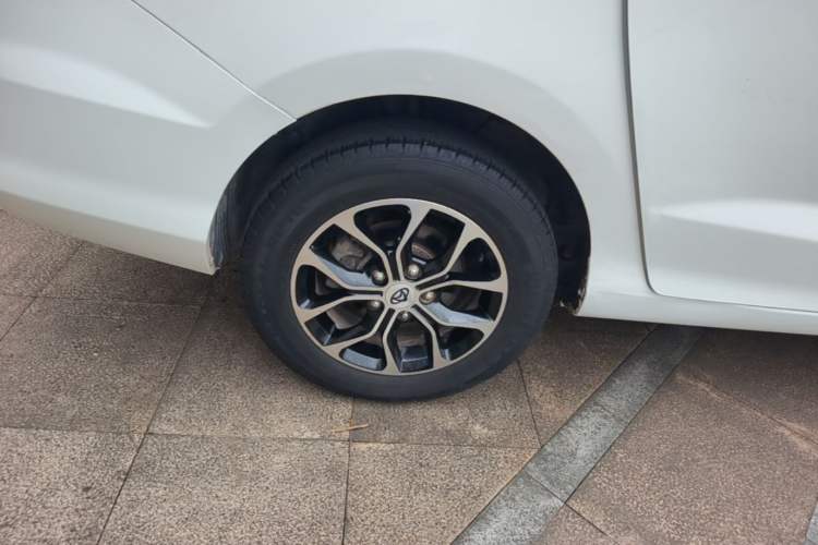 Used CHANGAN KAICHENG Oushang A600 2016 1.5L Manual Luxury 7-Seater Right Rear Wheel Hub