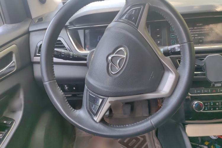 Used CHANGAN KAICHENG Oushang A600 2016 1.5L Manual Luxury 7-Seater Steering Wheel
