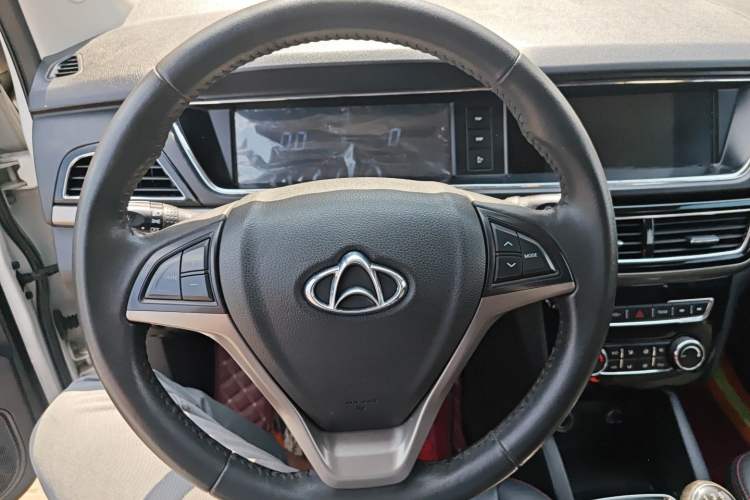 Used CHANGAN KAICHENG Oushang A600 2016 1.5L Manual Luxury 7-Seater Steering Wheel