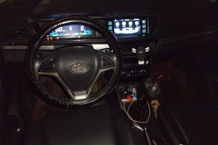 Used CHANGAN KAICHENG Oushang A600 2016 1.5L Manual Standard 7-Seater Steering Wheel