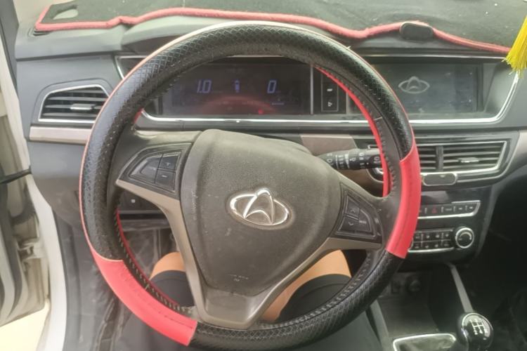 Used CHANGAN KAICHENG Oushang A600 2016 1.5L Manual Luxury 7-Seater Steering Wheel