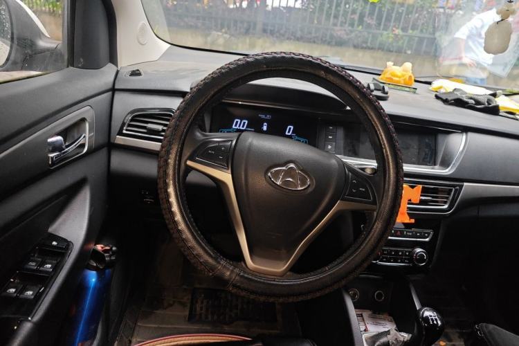 Used CHANGAN KAICHENG Oushang A600 2016 1.5L Manual Luxury 7-Seater Steering Wheel
