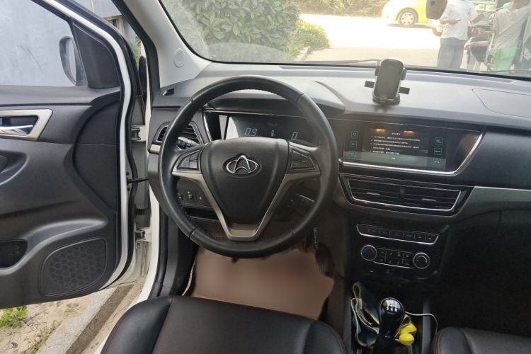 Used CHANGAN KAICHENG Oushang A600 2016 1.5L Manual Luxury 7-Seater Steering Wheel