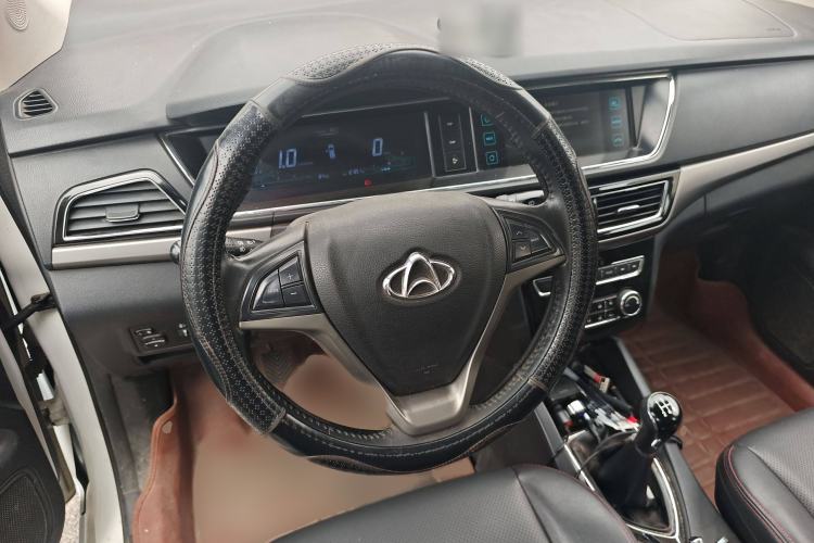 Used CHANGAN KAICHENG Oushang A600 2016 1.5L Manual Luxury 7-Seater Steering Wheel