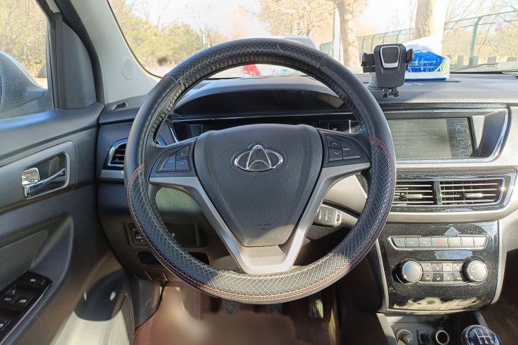 Used CHANGAN KAICHENG Oushang A600 2016 1.5L Manual Luxury 7-Seater Steering Wheel