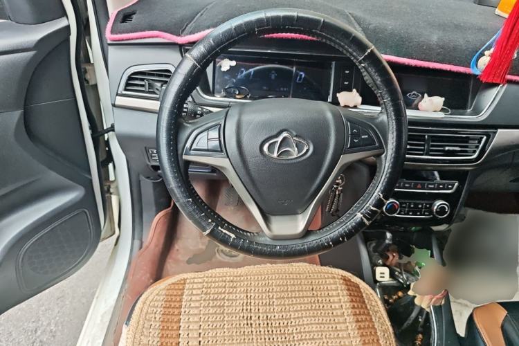 Used CHANGAN KAICHENG Oushang A600 2016 1.5L Manual Luxury 7-Seater Steering Wheel