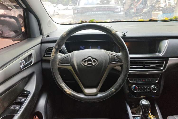 Used CHANGAN KAICHENG Oushang A600 2016 1.5L Manual Luxury 7-Seater Steering Wheel