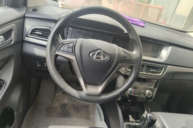 Used CHANGAN KAICHENG Oushang A600 2016 1.5L Manual Luxury 7-Seater Steering Wheel