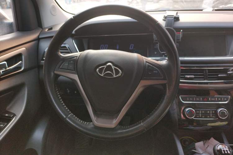 Used CHANGAN KAICHENG Oushang A600 2016 1.5L Manual Luxury 7-Seater Steering Wheel