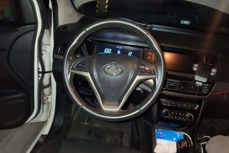 Used CHANGAN KAICHENG Oushang A600 2016 1.5L Manual Luxury 7-Seater Steering Wheel