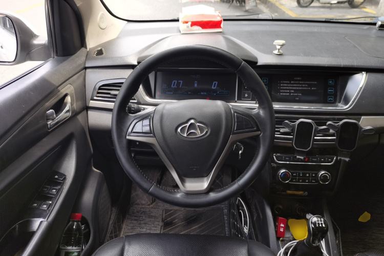 Used CHANGAN KAICHENG Oushang A600 2016 1.5L Manual Luxury 7-Seater Steering Wheel