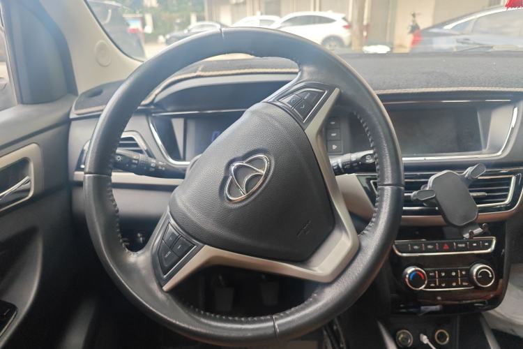 Used CHANGAN KAICHENG Oushang A600 2016 1.5L Manual Luxury 7-Seater Steering Wheel