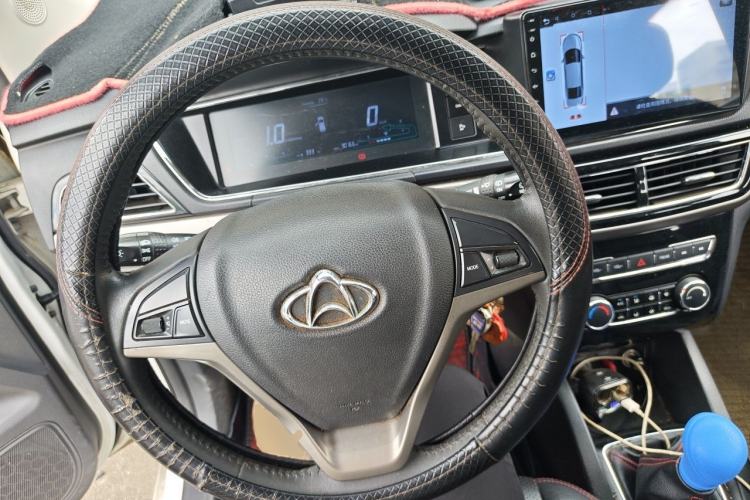 Used CHANGAN KAICHENG Oushang A600 2016 1.5L Manual Luxury 7-Seater Steering Wheel