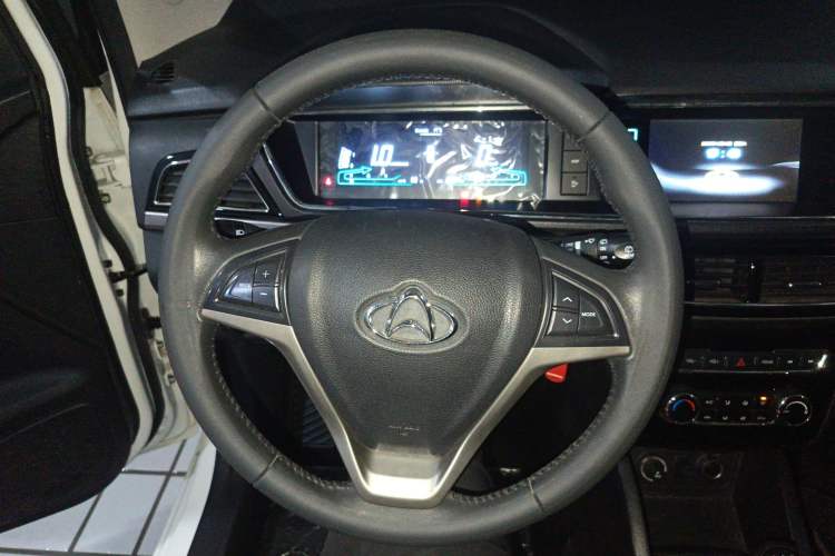 Used CHANGAN KAICHENG Oushang A600 2016 1.5L Manual Luxury 7-Seater Steering Wheel