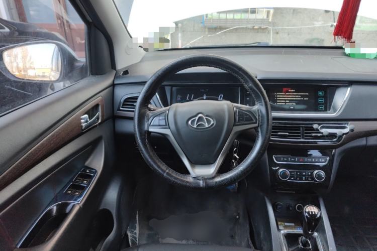Used CHANGAN KAICHENG Oushang A600 2016 1.5L Manual Luxury 7-Seater Steering Wheel