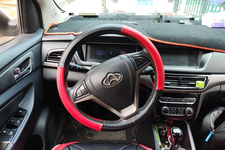 Used CHANGAN KAICHENG Oushang A600 2016 1.5L Manual Luxury 7-Seater Steering Wheel