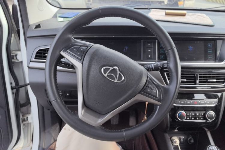 Used CHANGAN KAICHENG Oushang A600 2016 1.5L Manual Luxury 7-Seater Steering Wheel