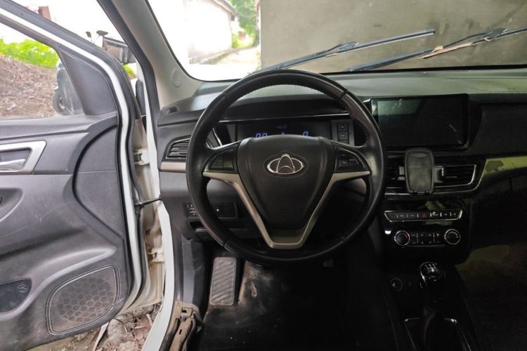 Used CHANGAN KAICHENG Oushang A600 2016 1.5L Manual Luxury 7-Seater Steering Wheel