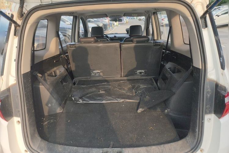 Used CHANGAN KAICHENG Oushang A600 2016 1.5L Manual Luxury 7-Seater Trunk