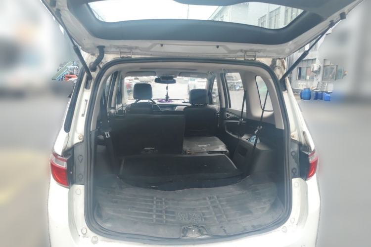 Used CHANGAN KAICHENG Oushang A600 2016 1.5L Manual Luxury 7-Seater Trunk