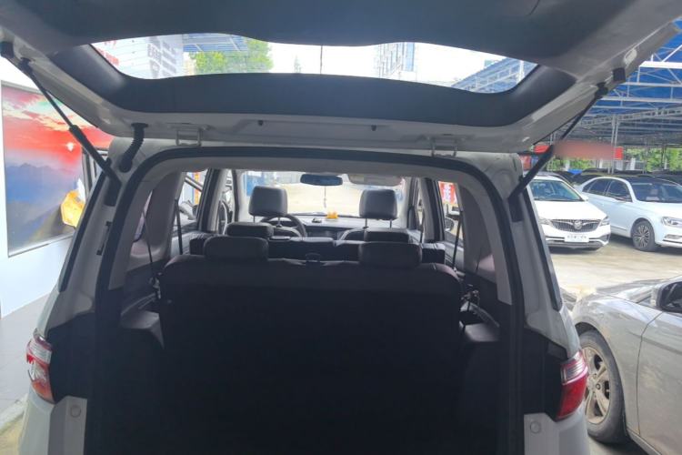 Used CHANGAN KAICHENG Oushang A600 2016 1.5L Manual Luxury 7-Seater Trunk