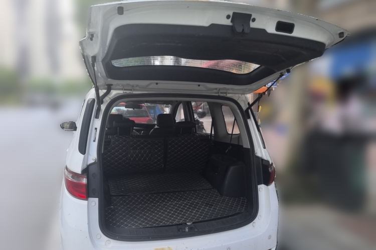 Used CHANGAN KAICHENG Oushang A600 2016 1.5L Manual Luxury 7-Seater Trunk