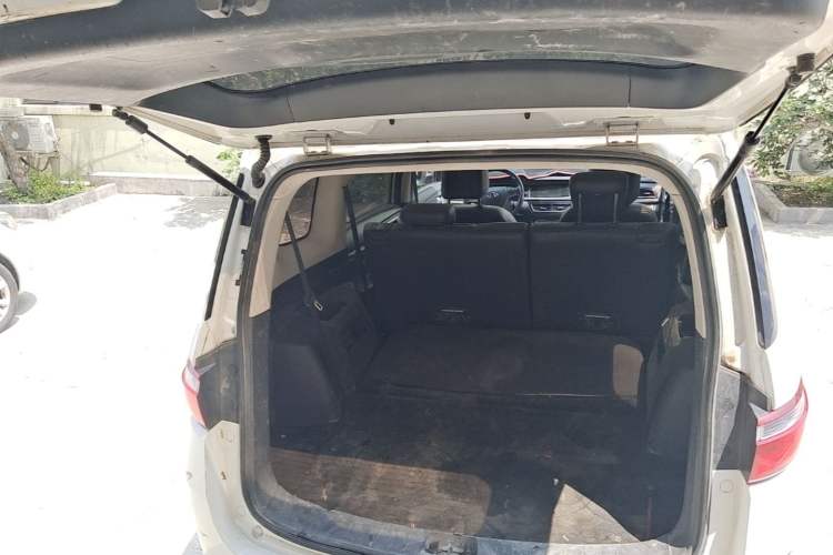 Used CHANGAN KAICHENG Oushang A600 2016 1.5L Manual Elite 7-Seater Trunk