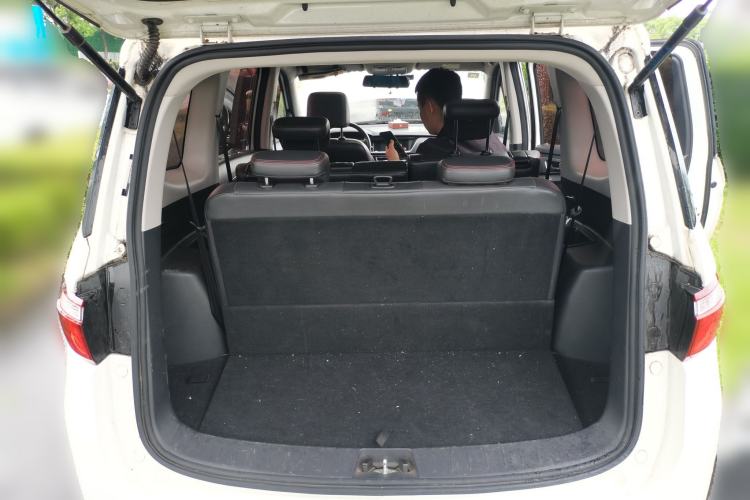 Used CHANGAN KAICHENG Oushang A600 2016 1.5L Manual Luxury 7-Seater Trunk