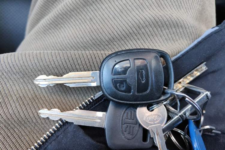 Used CHANGAN KAICHENG Oushang A600 2016 1.5L Manual Luxury 7-Seater Vehicle Key