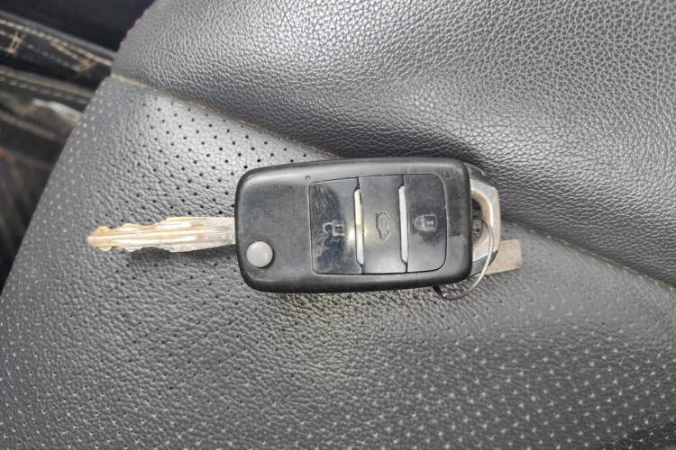 Used CHANGAN KAICHENG Oushang A600 2016 1.5L Manual Luxury 7-Seater Vehicle Key