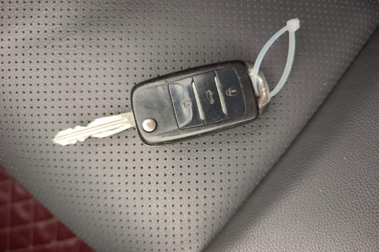 Used CHANGAN KAICHENG Oushang A600 2016 1.5L Manual Luxury 7-Seater Vehicle Key
