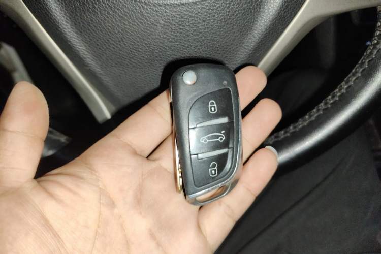 Used CHANGAN KAICHENG Oushang A600 2016 1.5L Manual Luxury 7-Seater Vehicle Key