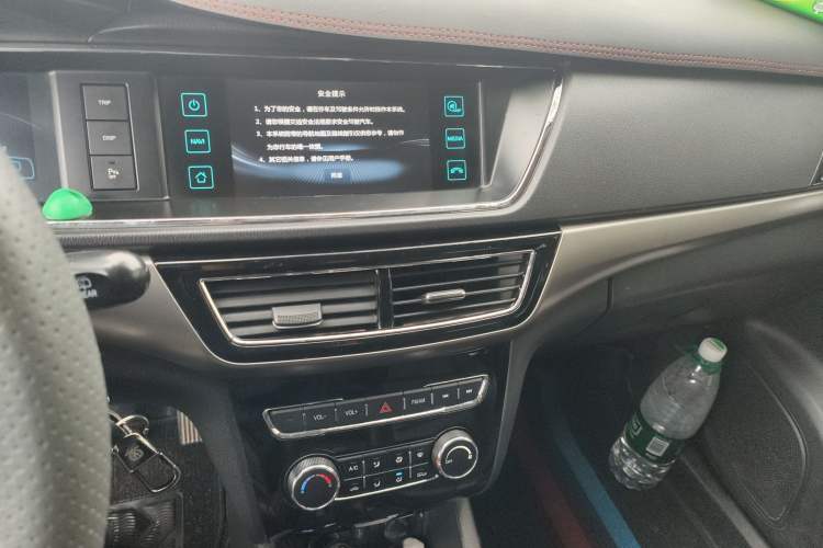 Used CHANGAN KAICHENG Oushang A600 2016 1.5L Manual Luxury 7-Seater Audio And AC Panel