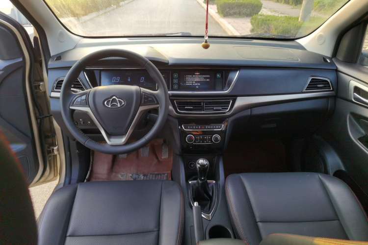 Used CHANGAN KAICHENG Oushang A600 2016 1.5L Manual Luxury 7-Seater Center Console