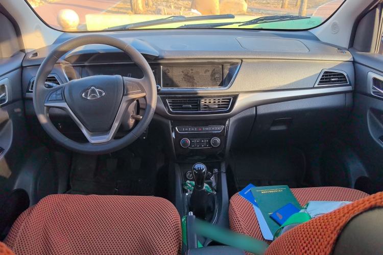 Used CHANGAN KAICHENG Oushang A600 2016 1.5L Manual Elite 7-Seater Center Console