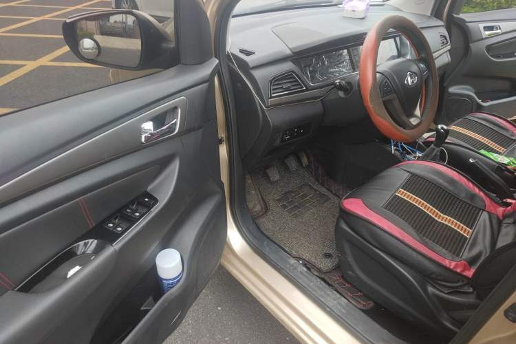 Used CHANGAN KAICHENG Oushang A600 2016 1.5L Manual Luxury 7-Seater Driver Seat