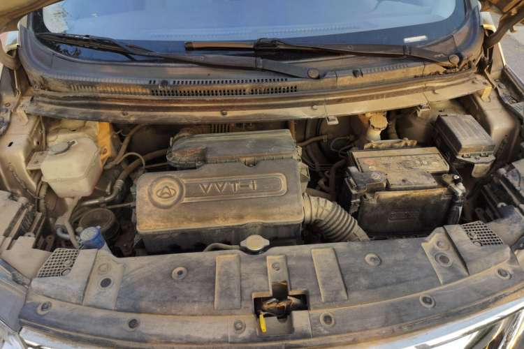 Used CHANGAN KAICHENG Oushang A600 2016 1.5L Manual Luxury 7-Seater Engine Bay