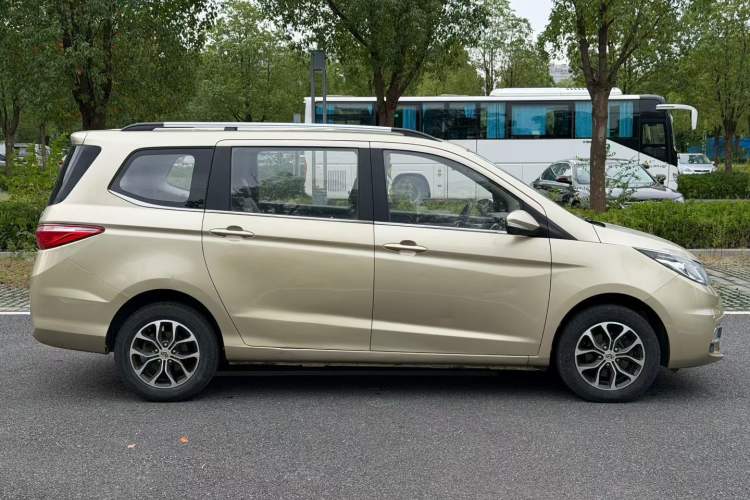 Used CHANGAN KAICHENG Oushang A600 2016 1.5L Manual Luxury 7-Seater Exterior 2