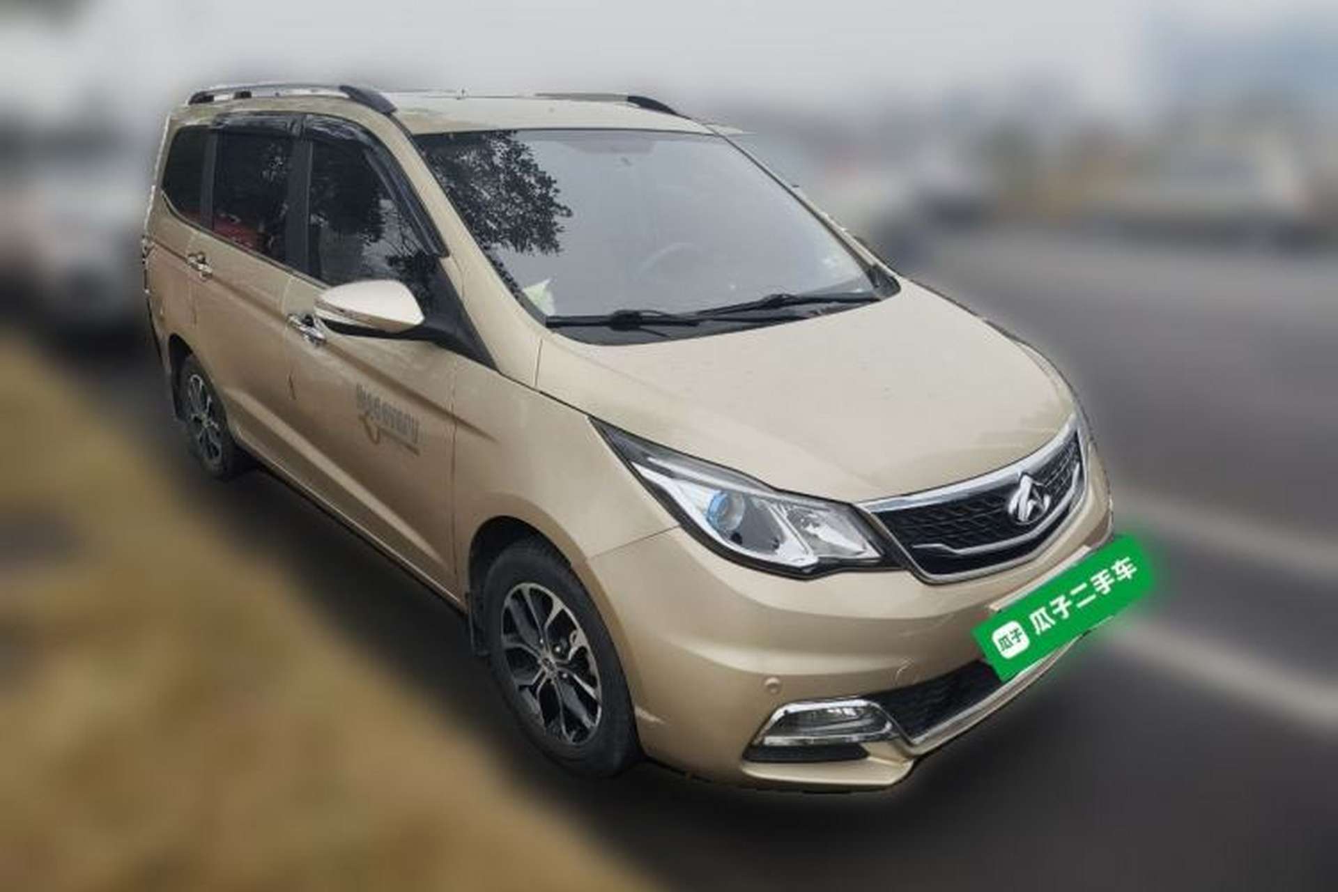 Used CHANGAN KAICHENG Oushang A600 2016 1.5L Manual Luxury 7-Seater Front Right 45 Deg