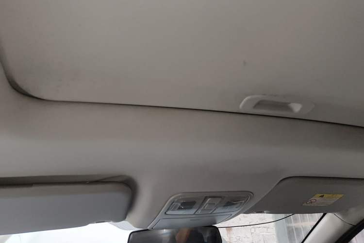 Used CHANGAN KAICHENG Oushang A600 2016 1.5L Manual Luxury 6-Seater Headliner