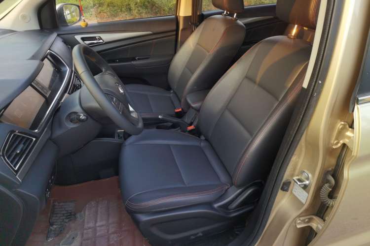 Used CHANGAN KAICHENG Oushang A600 2016 1.5L Manual Luxury 7-Seater Left Front Seat