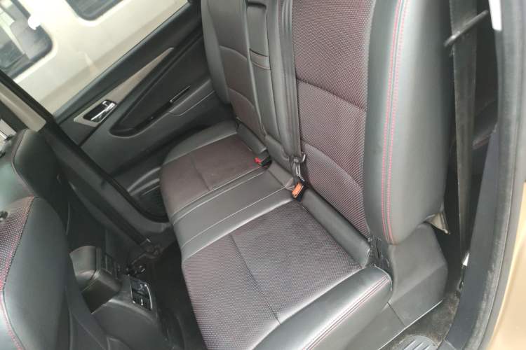 Used CHANGAN KAICHENG Oushang A600 2016 1.5L Manual Luxury 7-Seater Left Rear Seat