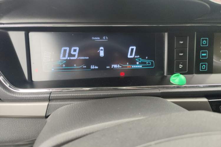 Used CHANGAN KAICHENG Oushang A600 2016 1.5L Manual Luxury 7-Seater Odometer Close Up
