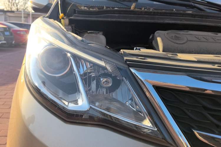 Used CHANGAN KAICHENG Oushang A600 2016 1.5L Manual Elite 7-Seater Right Front Headlight