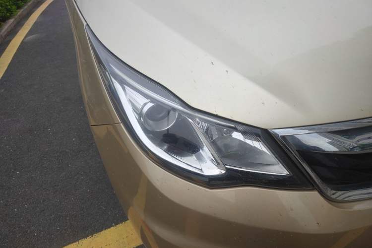 Used CHANGAN KAICHENG Oushang A600 2016 1.5L Manual Luxury 7-Seater Right Front Headlight