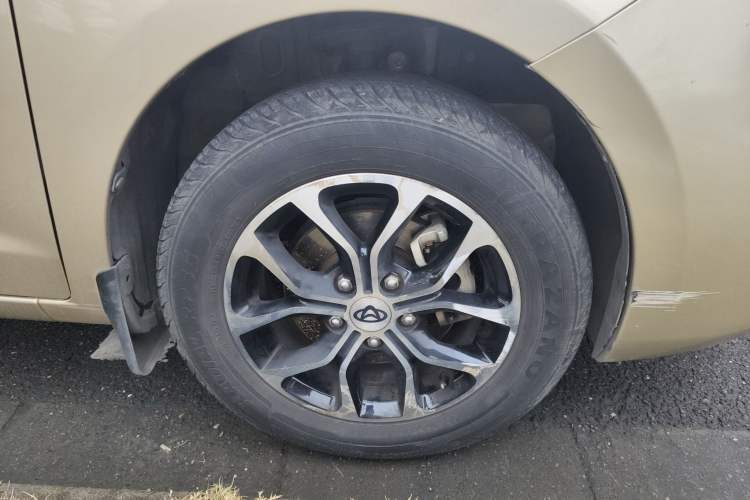 Used CHANGAN KAICHENG Oushang A600 2016 1.5L Manual Luxury 7-Seater Right Front Wheel Hub