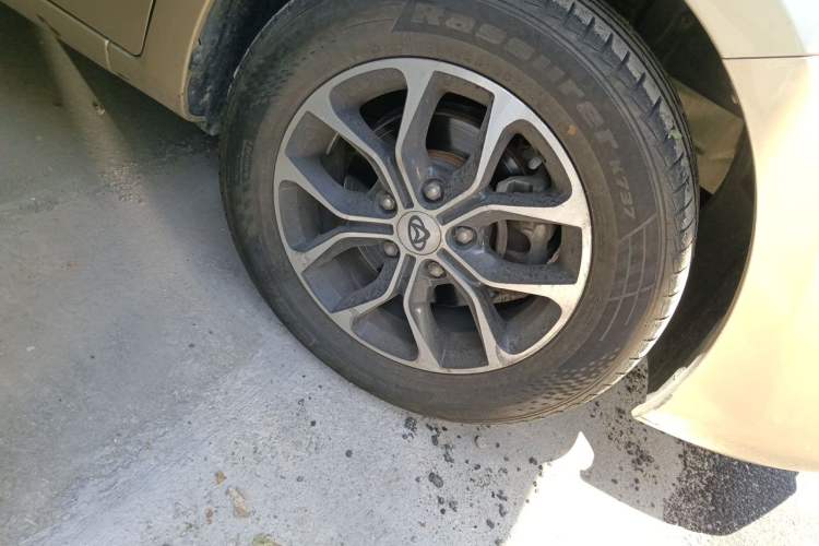 Used CHANGAN KAICHENG Oushang A600 2016 1.5L Manual Luxury 7-Seater Right Front Wheel Hub