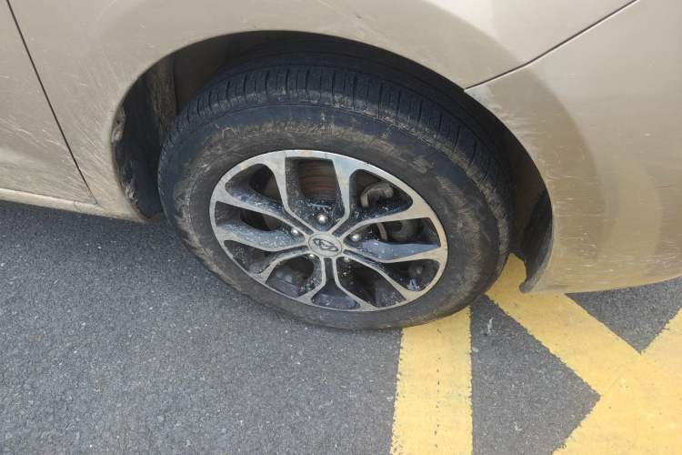 Used CHANGAN KAICHENG Oushang A600 2016 1.5L Manual Luxury 7-Seater Right Front Wheel Hub