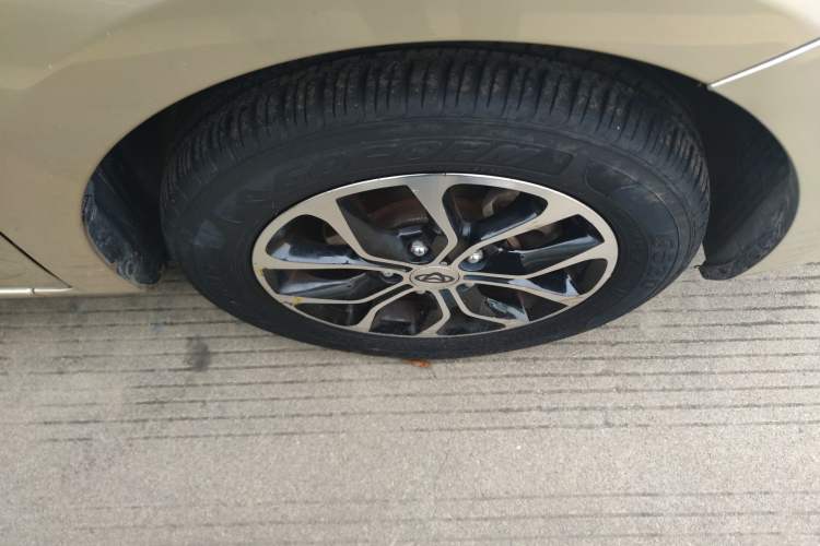 Used CHANGAN KAICHENG Oushang A600 2016 1.5L Manual Luxury 7-Seater Right Front Wheel Hub
