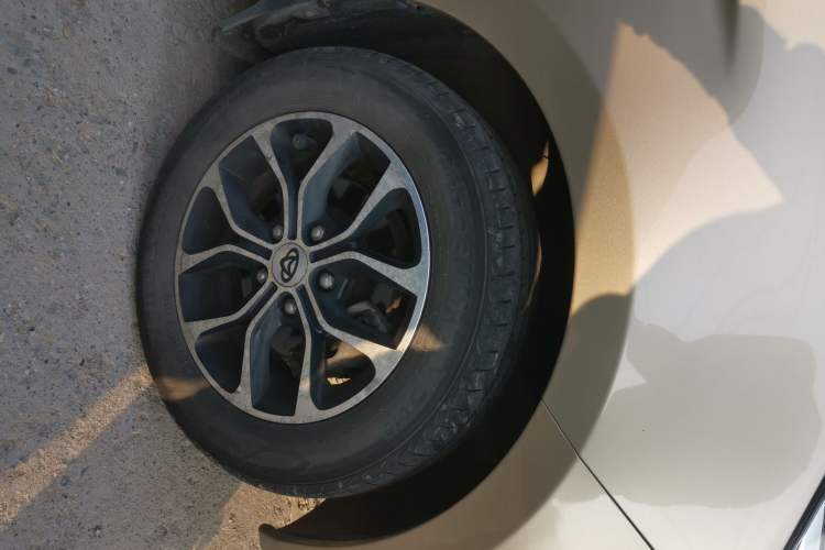 Used CHANGAN KAICHENG Oushang A600 2016 1.5L Manual Luxury 7-Seater Right Front Wheel Hub